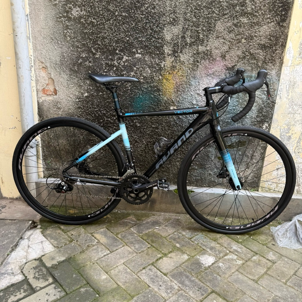 SECOND Sepeda Roadbike AVAND VECTOR SIZE L 11 Speed No Strattos Sepeda Balap Bekas