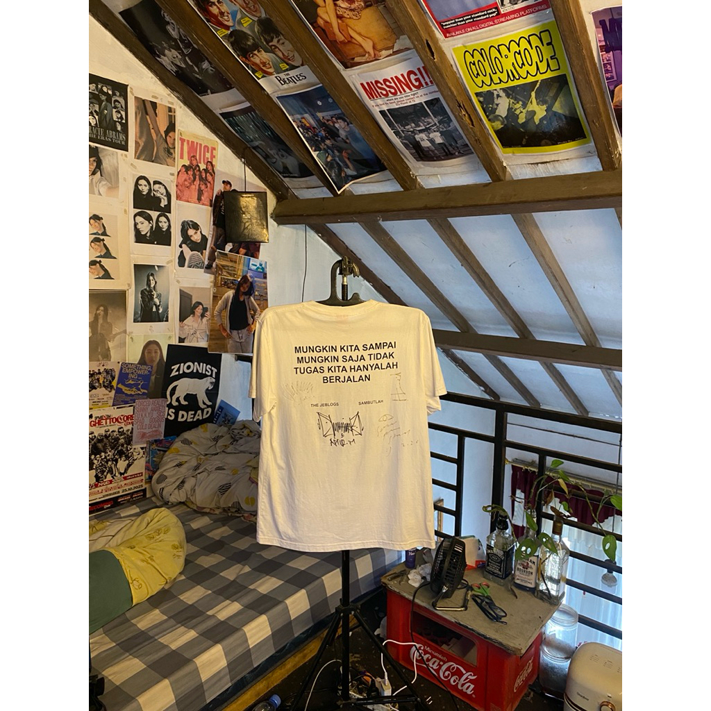 T-Shirt The Jeblogs -Sambutlah Signed Vocalis Amir & FSTVLST Farid Stevy & personil lainnya