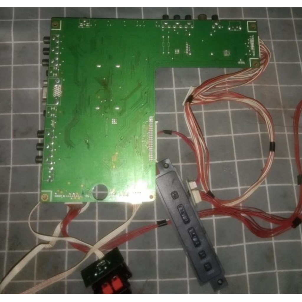 mother tv polytron PLD42T551 normal tested