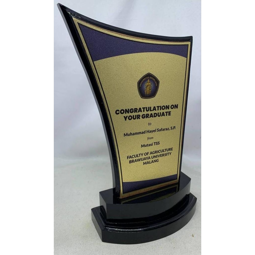 PLAKAT LAYAR TINGGI PLAKAT KAYU CUSTOM JOGLO, VANDEL WISUDA,PLAKAT AKRILIK,KADO WISUDA,PENGHARGAAN,P