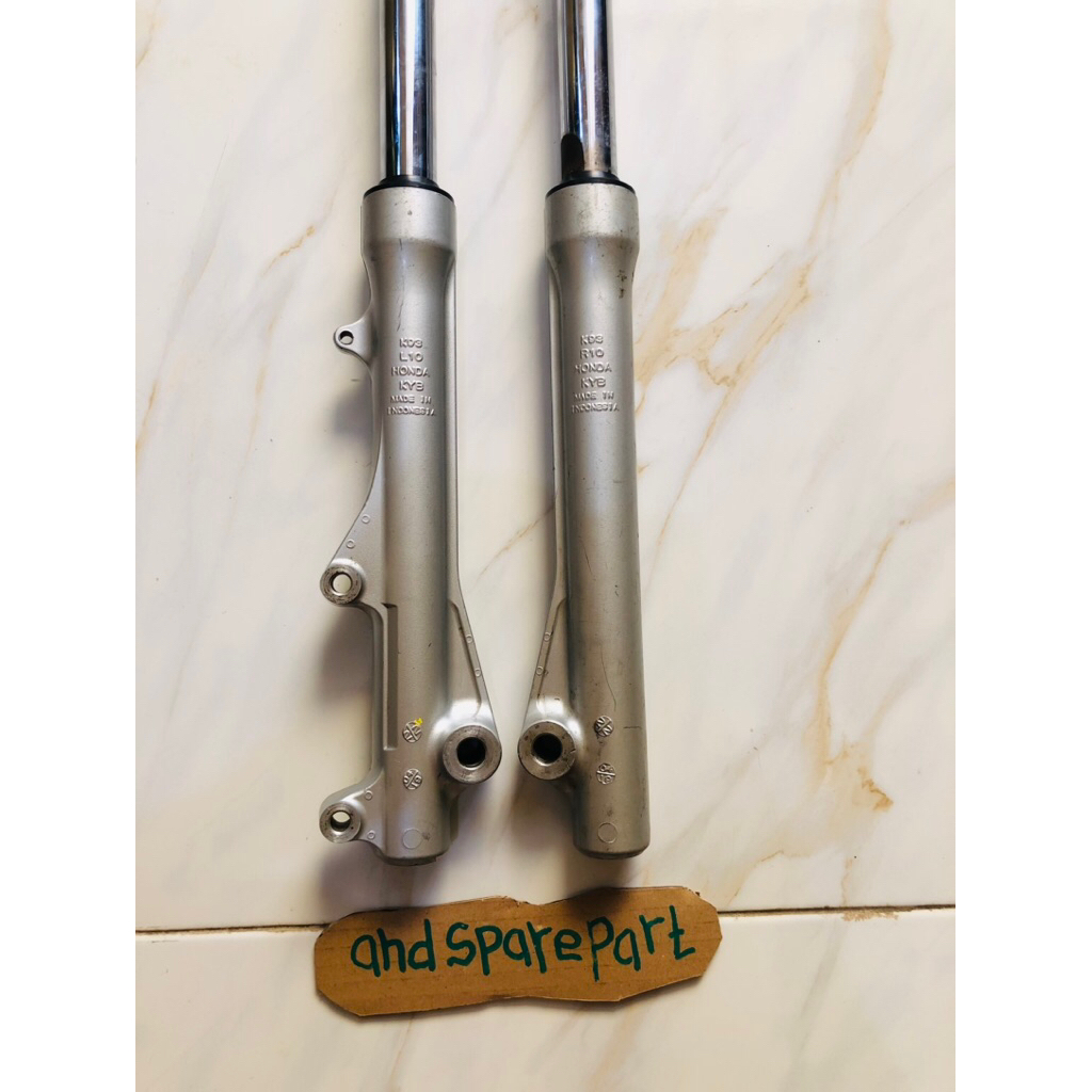 Shock Depan Kanan kiri Honda Scoopy K93 (kyb) original