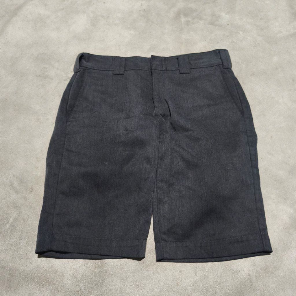 Celana pendek chino dickies abu