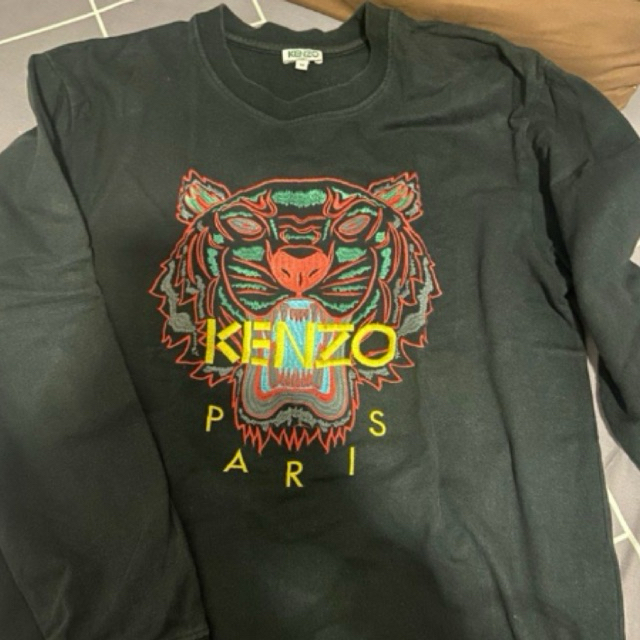 kenz sweatshirt hitam