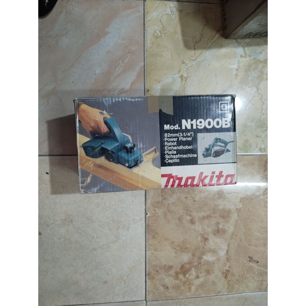 Mesin serut kayu/planer MAKITA N1900B