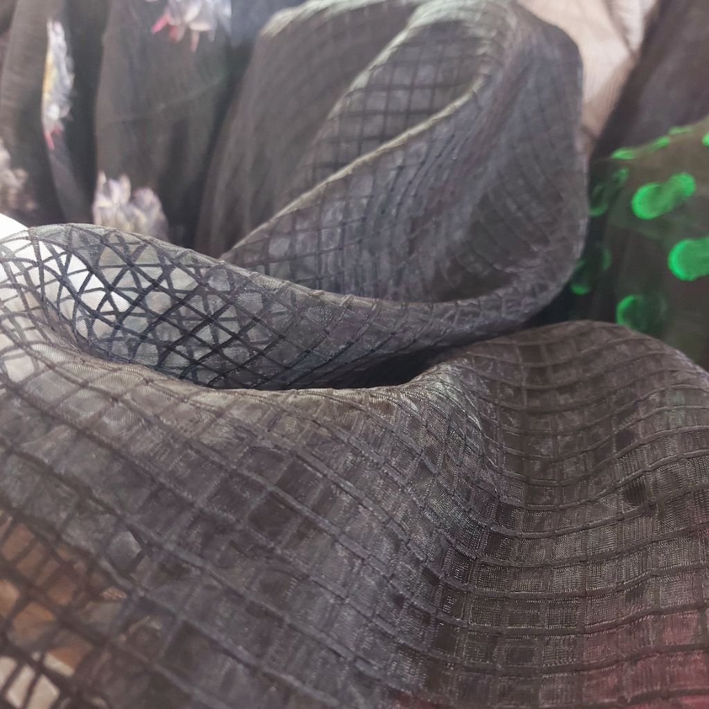 kain organza premium - kain organza motif Kotak-Kotak - kain oraganza kaca - kain organzaluxury 0-1