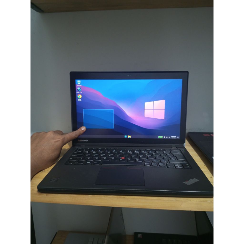 Touchscreen Lenovo ThinkPad X240  core i5-4300U RAM 8GB SSD 128GB Led 12,5" IPS baterai 3 jam