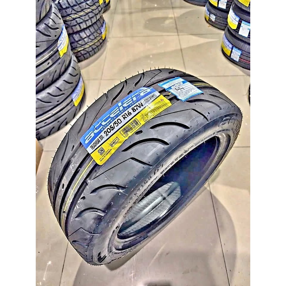 Ban semi slick merk accelera 651 sport 205 50 R16