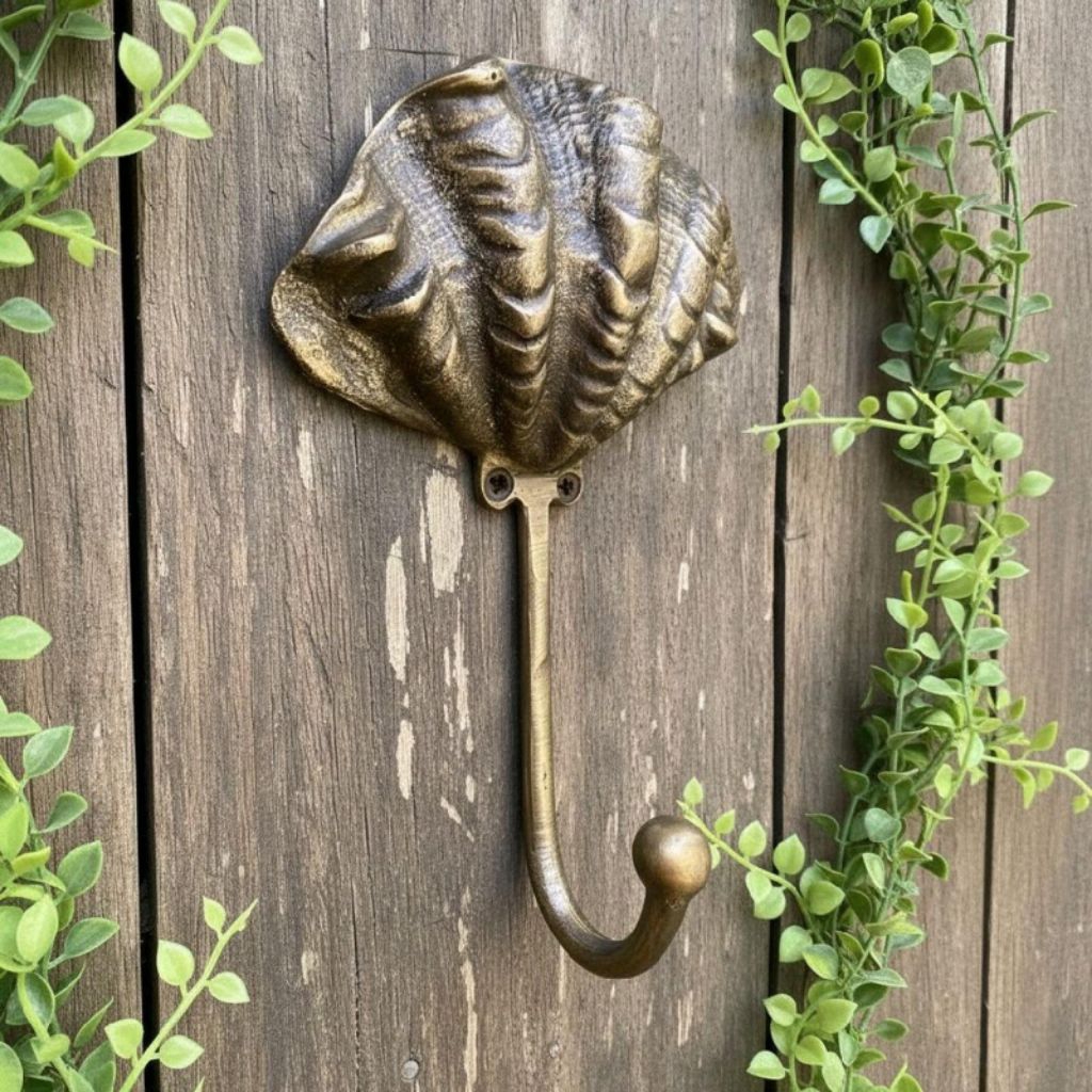 Kapstok Kuningan Antik Hook Kunci Gantungan Baju Motif Kerang Desain Unik untuk Dekorasi Rumah
