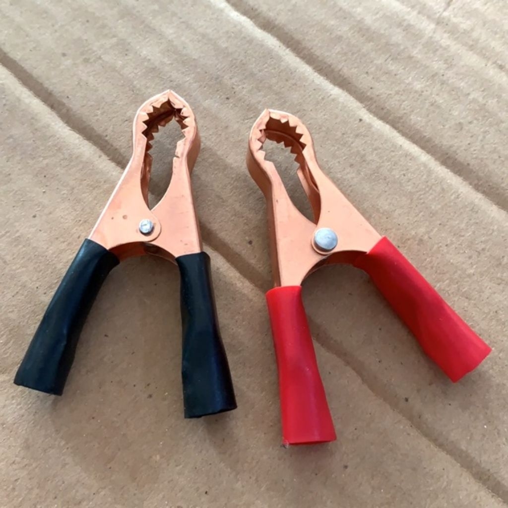 Jepit Aki Buaya atau Jepit Accu Mobil