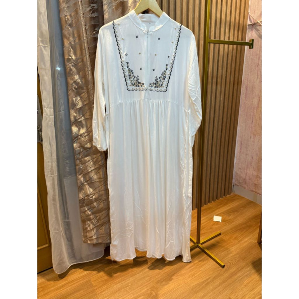 Gamis putih katun rayon twill
