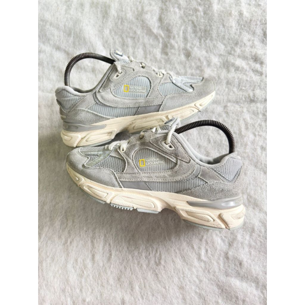 sepatu NATIONAL GEOGRAPHIC size 38.5/24.5cm original mulus
