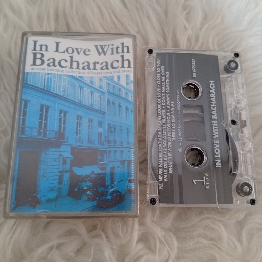 Kaset Pita In Love With Bacharach