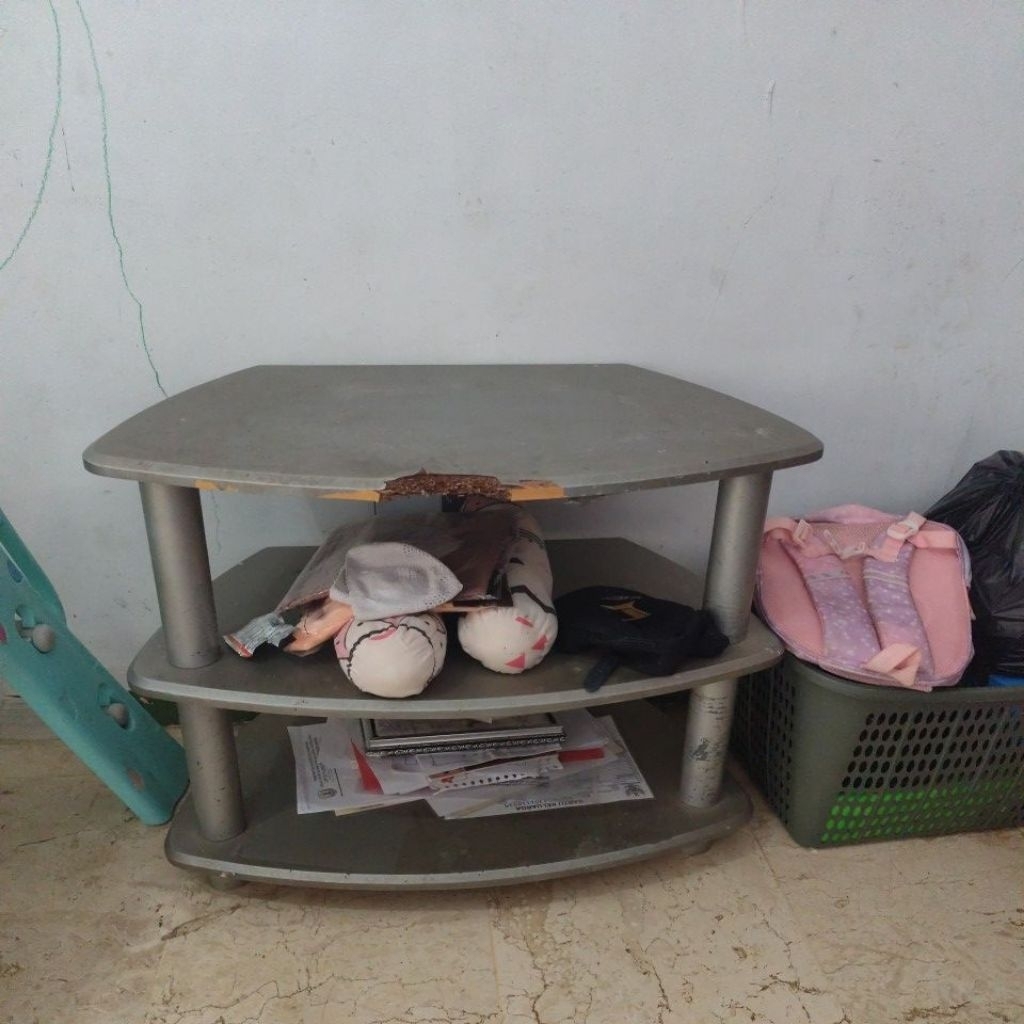 Meja kayu preloved. hiasan ruang tamu