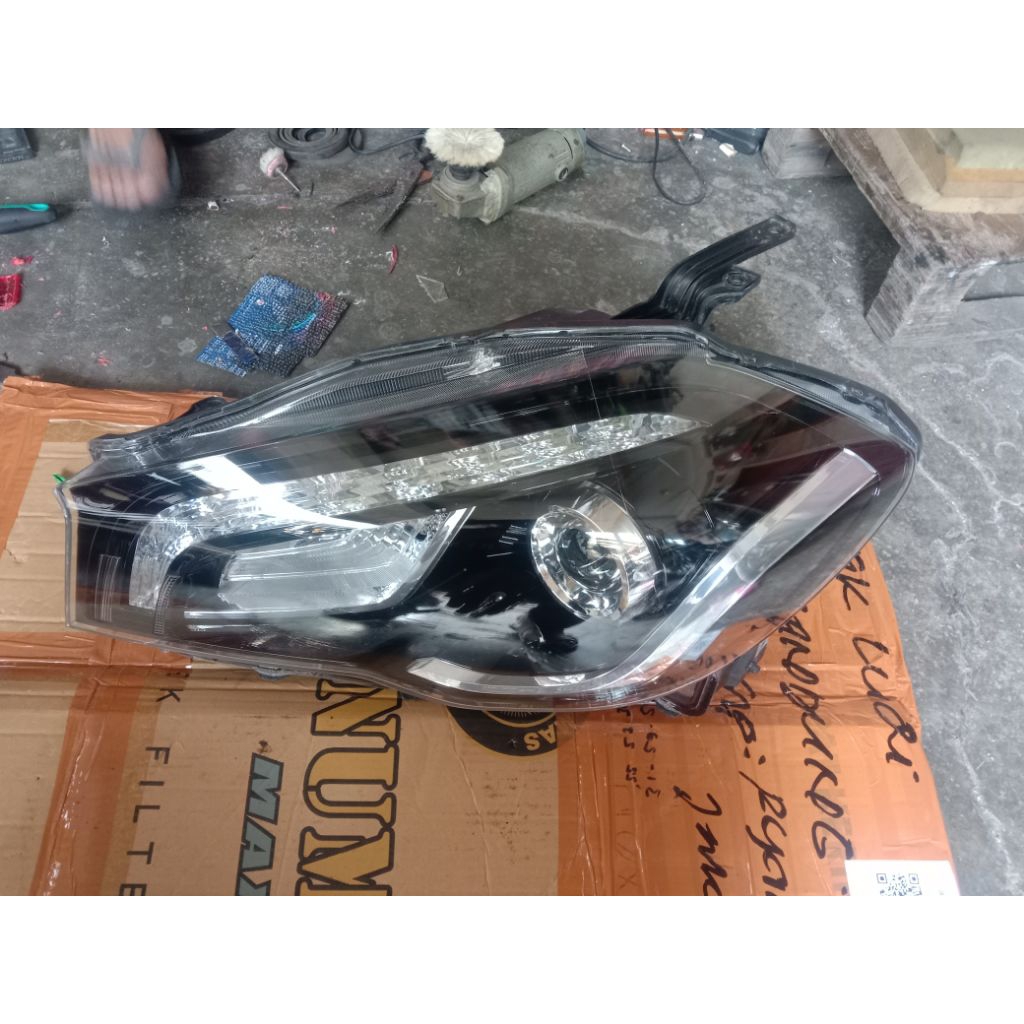 headlamp SX4 cross kiri original