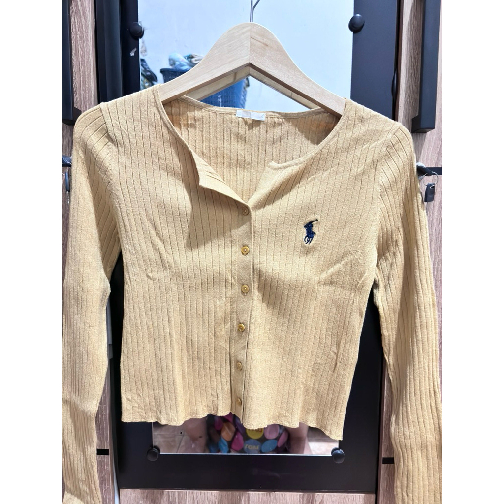 cardigan warna mustard