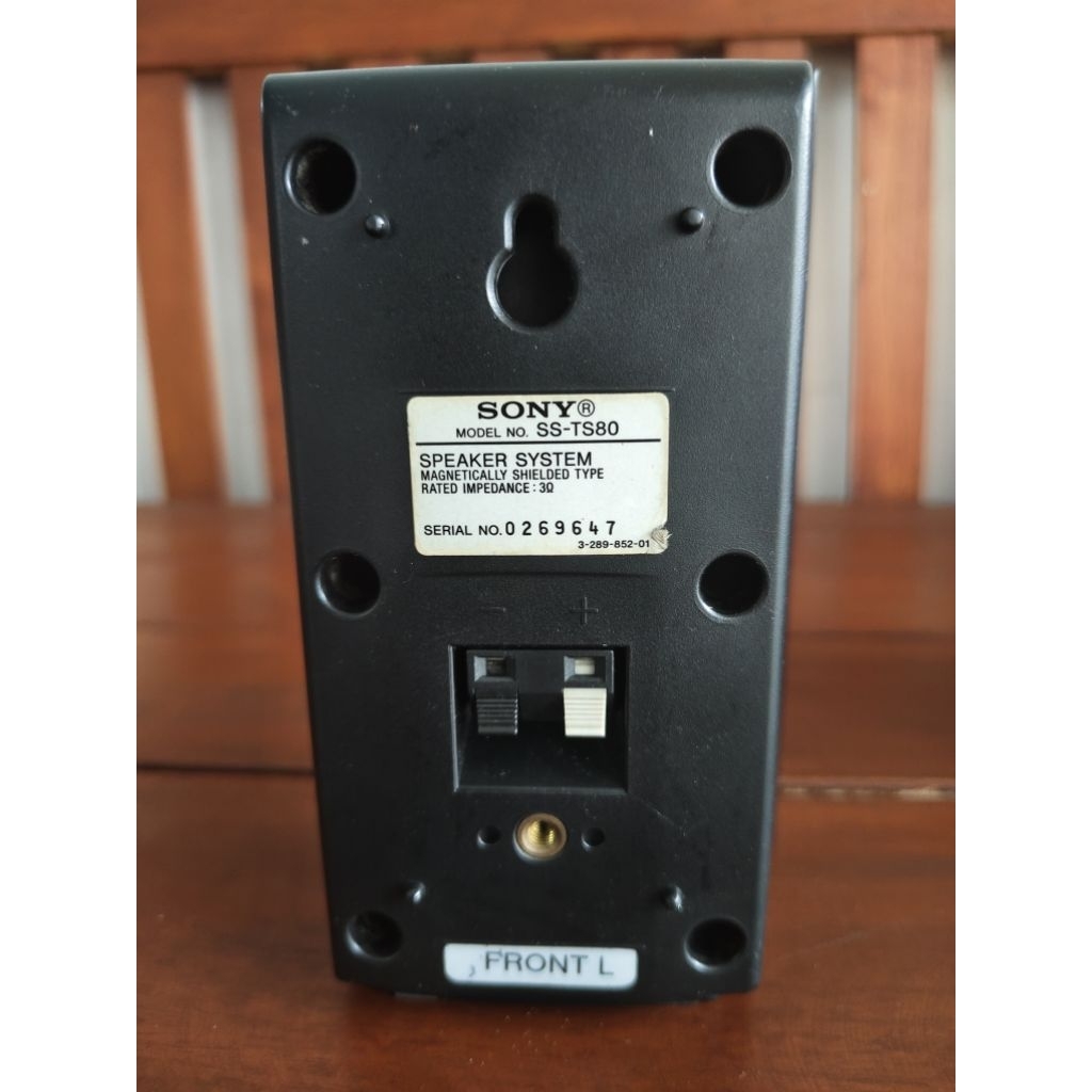 spiker salon Sony bawaan home theatre