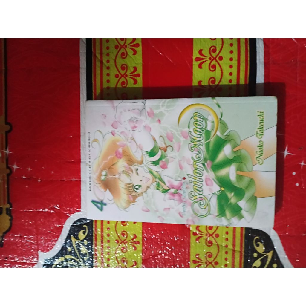 komik sailormoon deluxe vol 4
