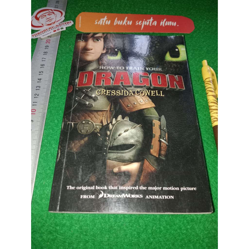 Buku Novel Original : How to Train Your Dragon by Cressida Cowell.