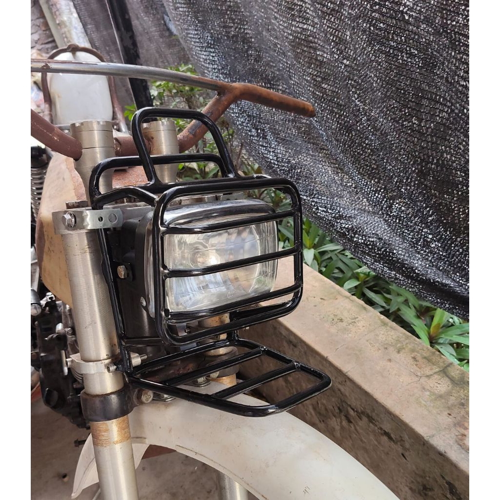 rak cover pelindung lampu depan kotak motor trail custom headlamp grill