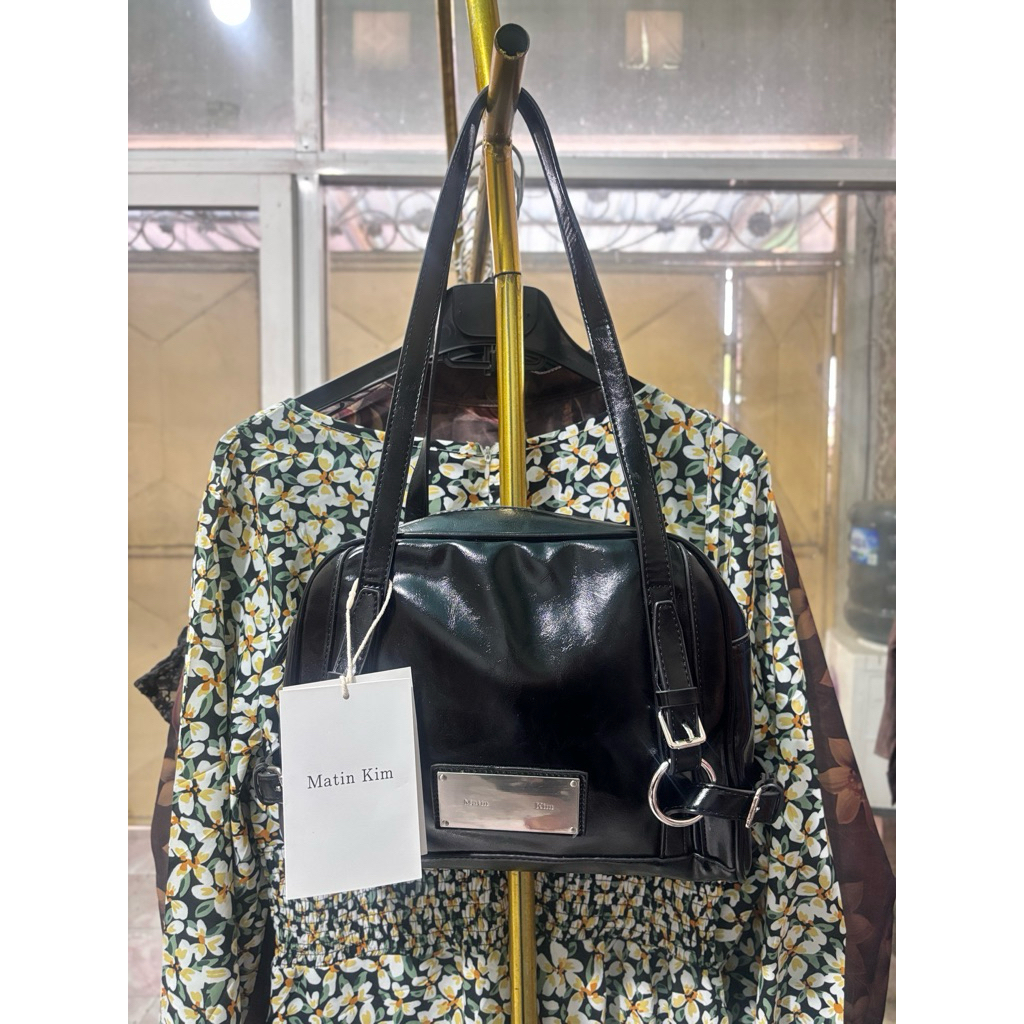 NEW MATIN KIM SQUARE BAG