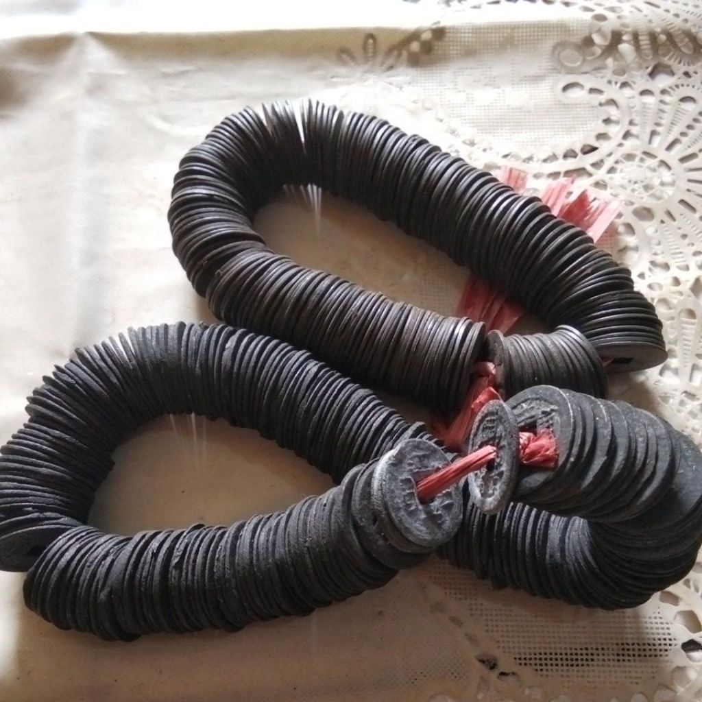 pis bolong cor satakan/hitam pekat & hitam