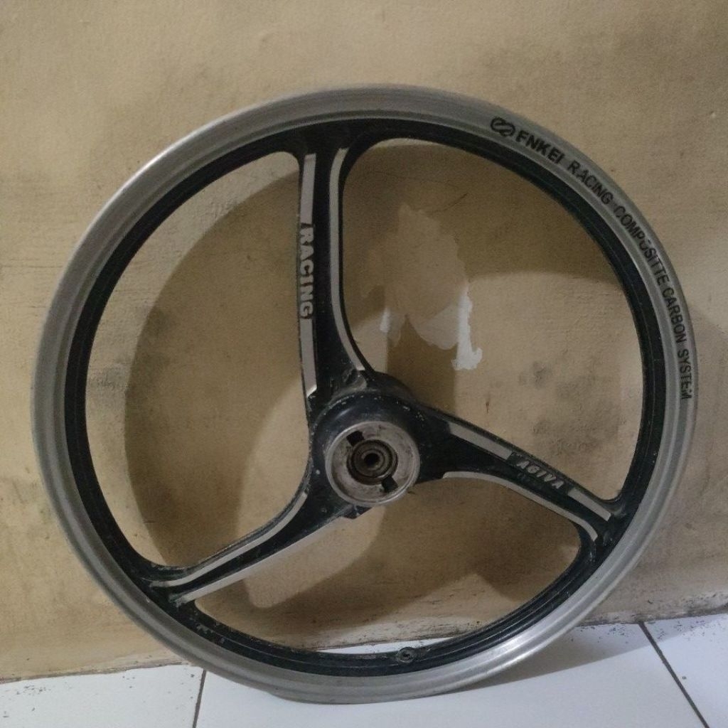 velg velk racing depan agiva palang 3 Suzuki smash bekas