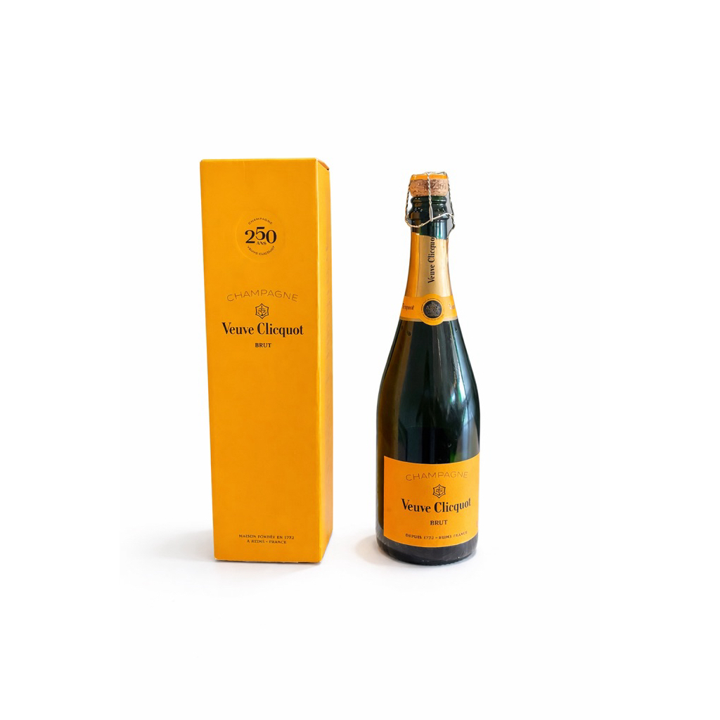 botol bekas veuve clicquot import dekorasi/koleksi NO TUTUP ,lengkap dengan dus