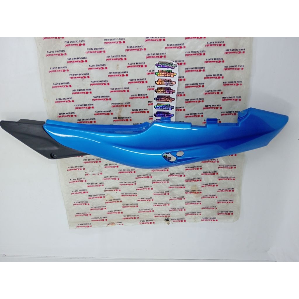 BODY BODY BELAKANG NINJA RR OLD CBU ZX BAHAN GADING BAGIAN KIRI WARNA BIRU ORIGINAL KAWASAKI