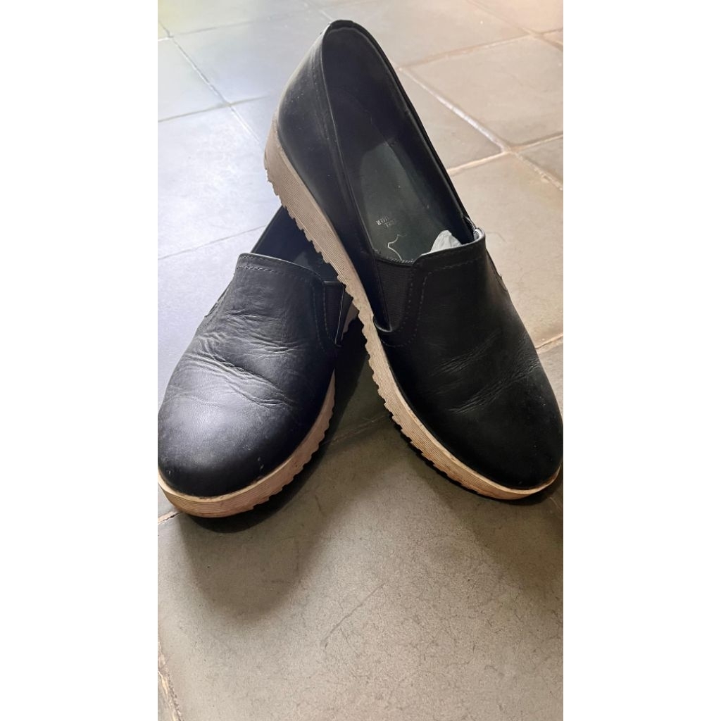 sepatu wanita PRELOVED BRANDED size 37 buccheri