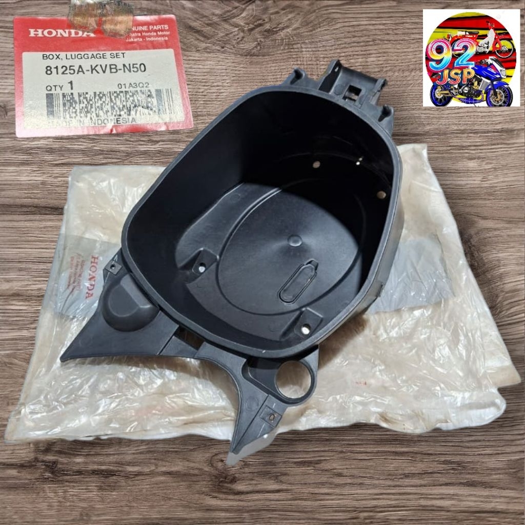 Box Bagasi box bagasi bawah jok vario 110 (Box Luggage) - Vario 110 Techno Karbu / 8125A-KVB-N50 Asl