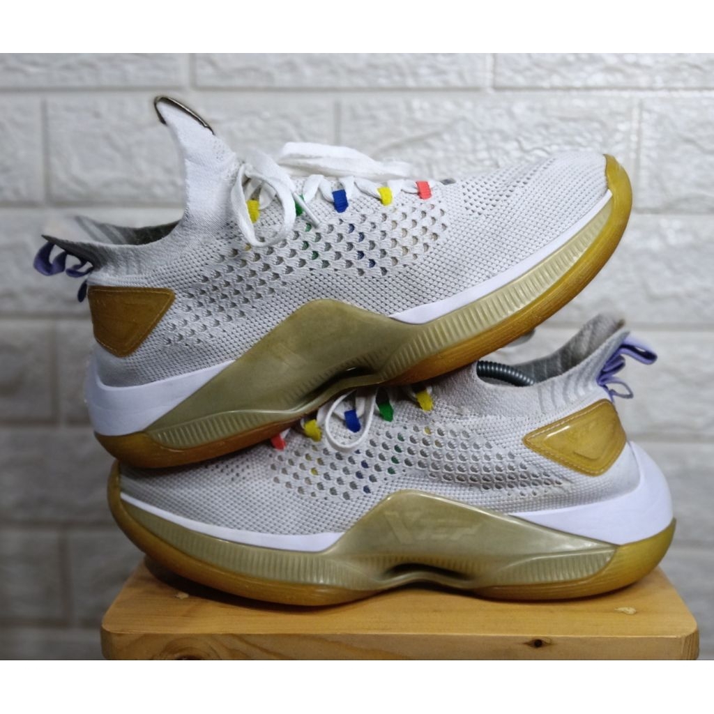 Xtep Jeremy Lin Basket size 44