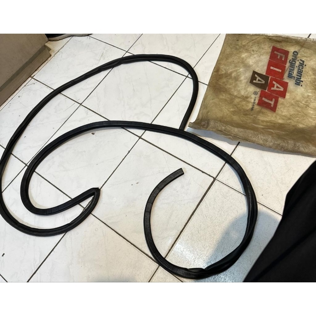 Fiat 4345366 front Right door Rubber Fiat 131