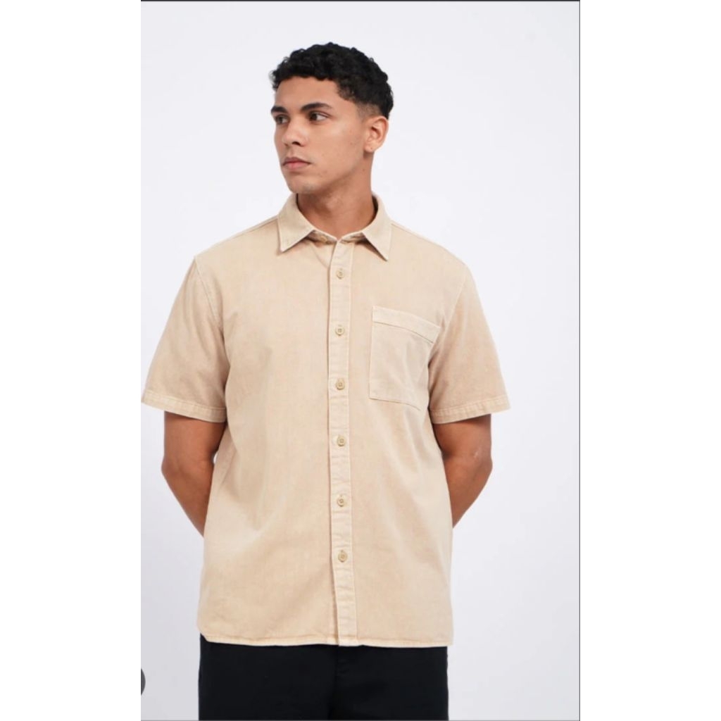 Kemeja Executive Short Sleeve Garment Dyed Shirt