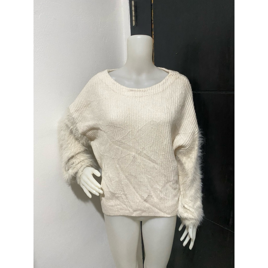 GLOBAL WORK Korean sweater knit broken white blouse atasan rajut korea