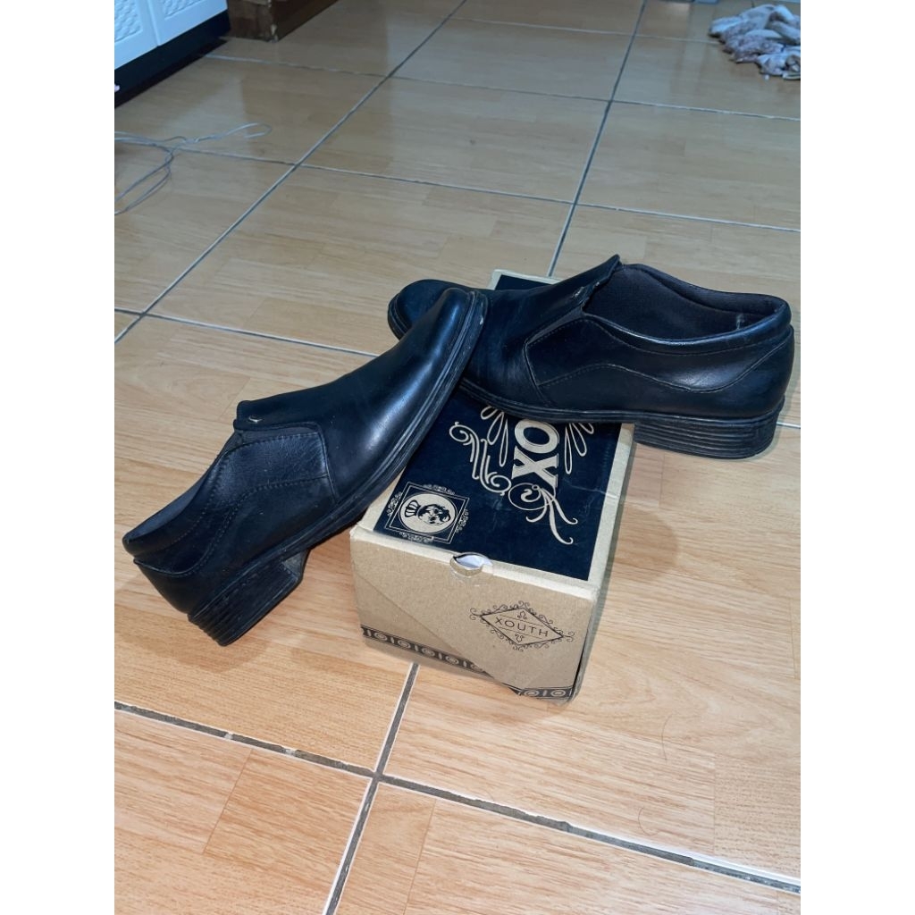 Sepatu pantofel Sz 41 bekas merek xouth
