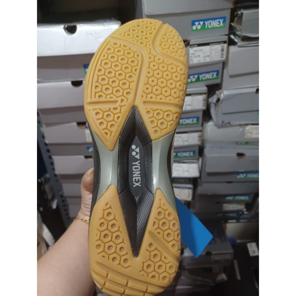 outsole sepatu badminton