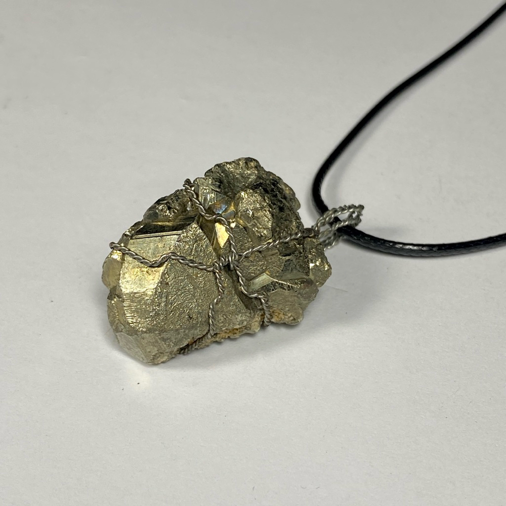 Kalung Liontin Pyrite Fluorite - Natural Crystal Fluorite - Fluorite dan Pyrite Liontin Mineral Gems