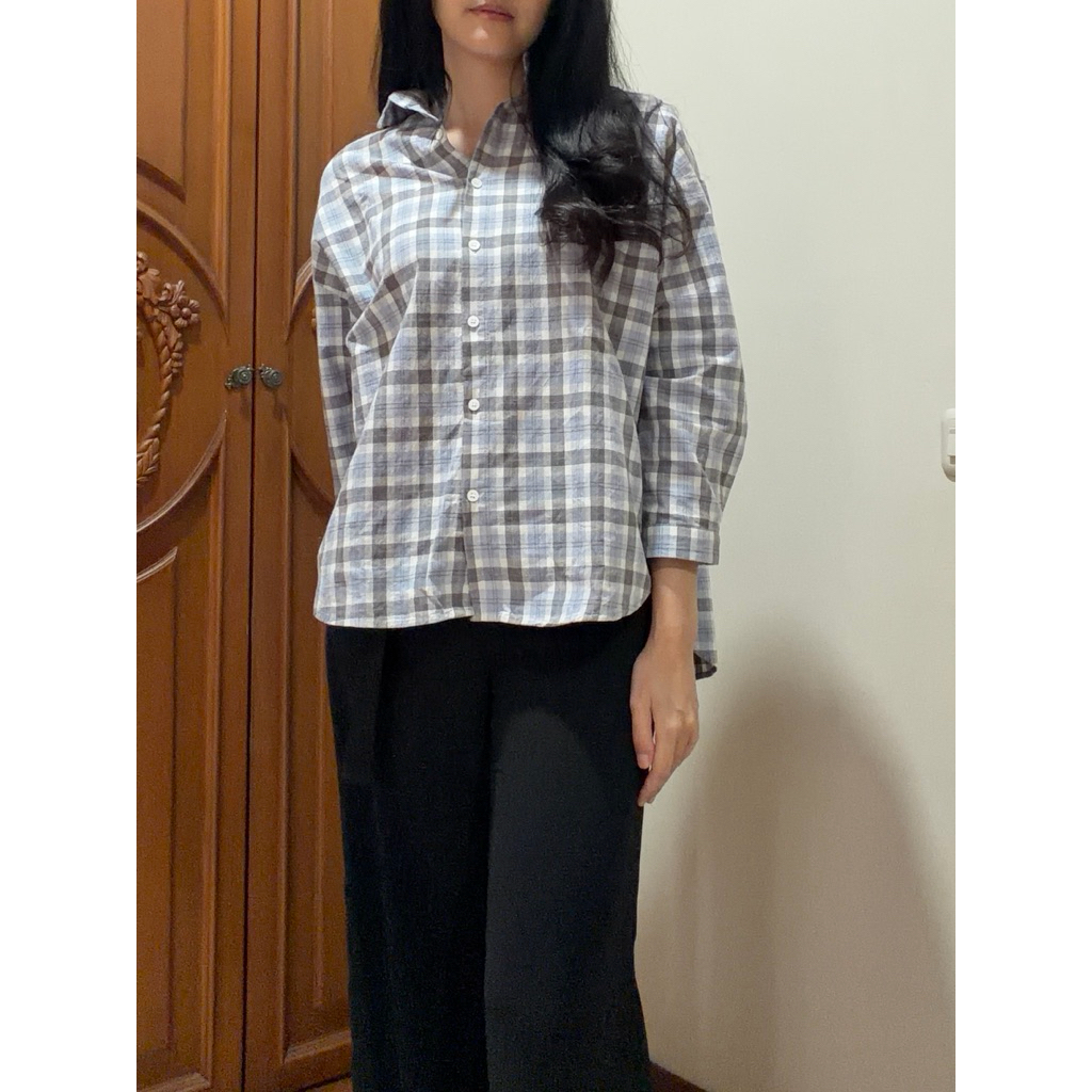 Kemeja This Is April