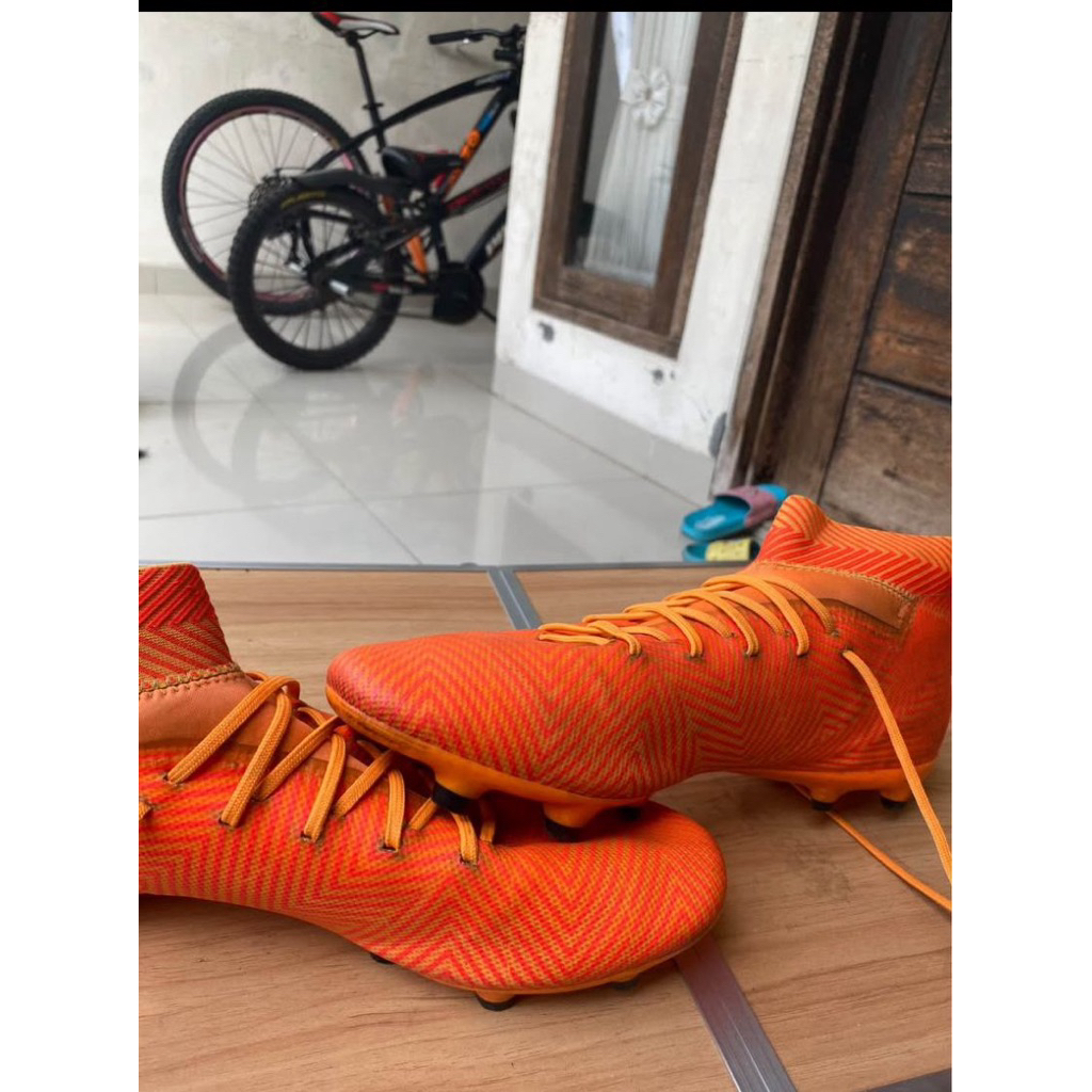 PRELOVED Sepatu Bola Adidas Nemeziz Original Store