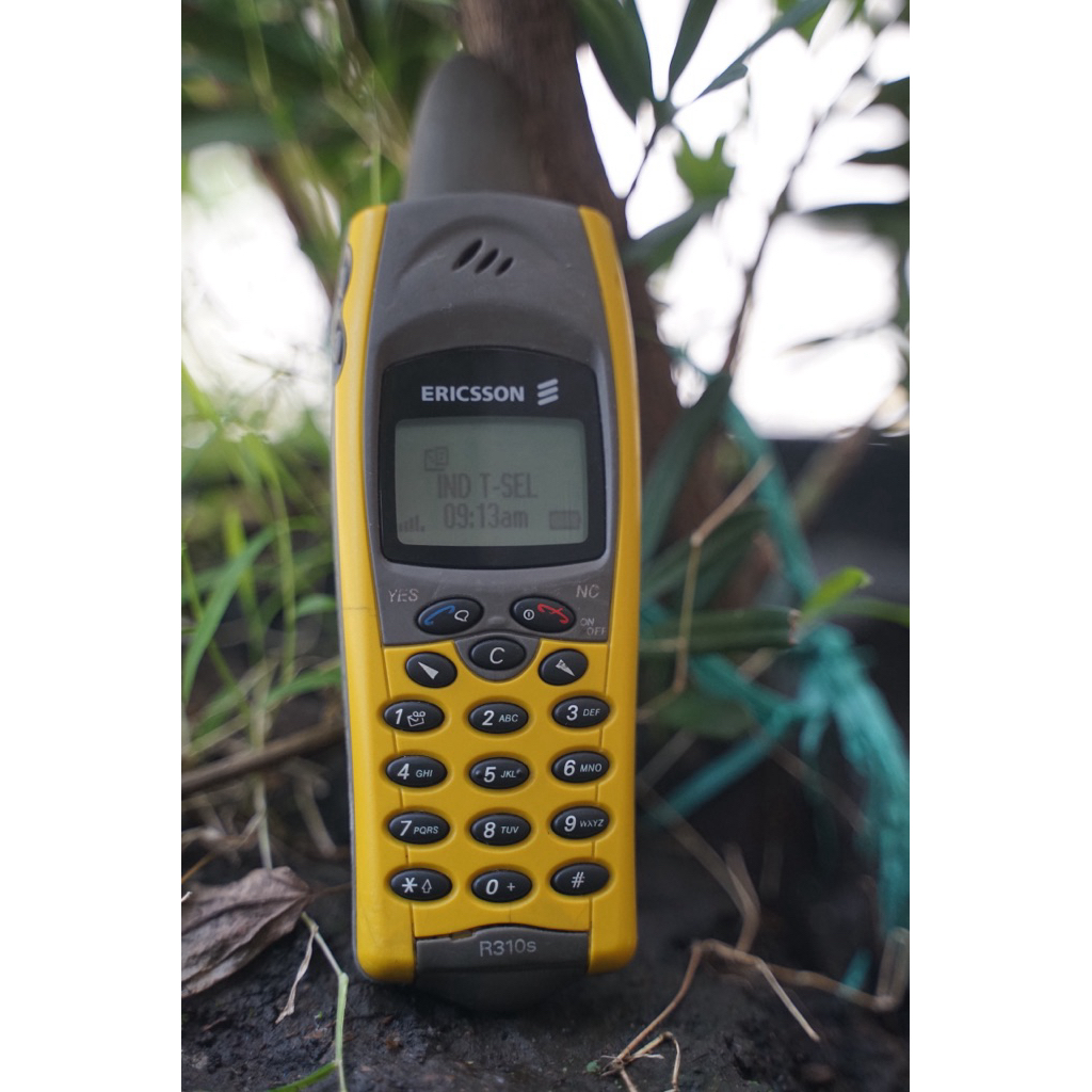 Ericsson R310s yellow original