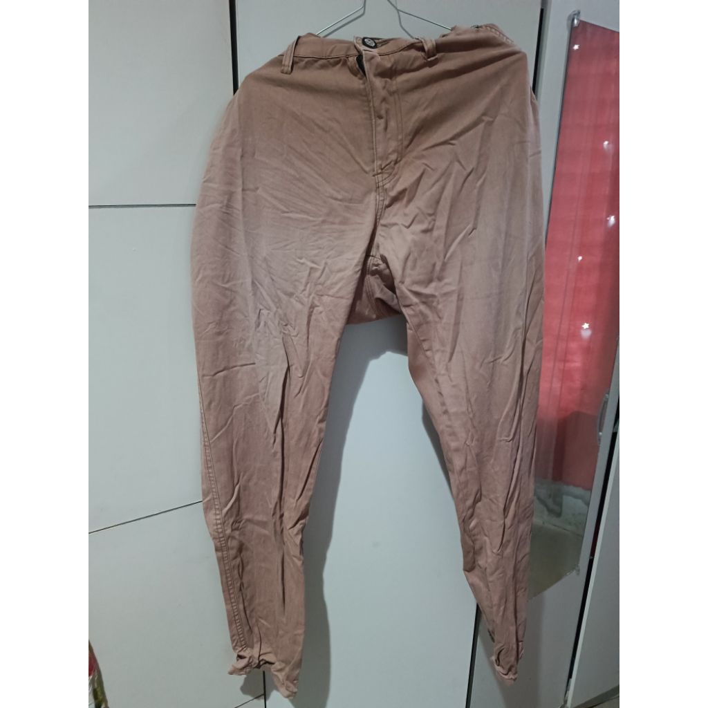 celana coklat pria