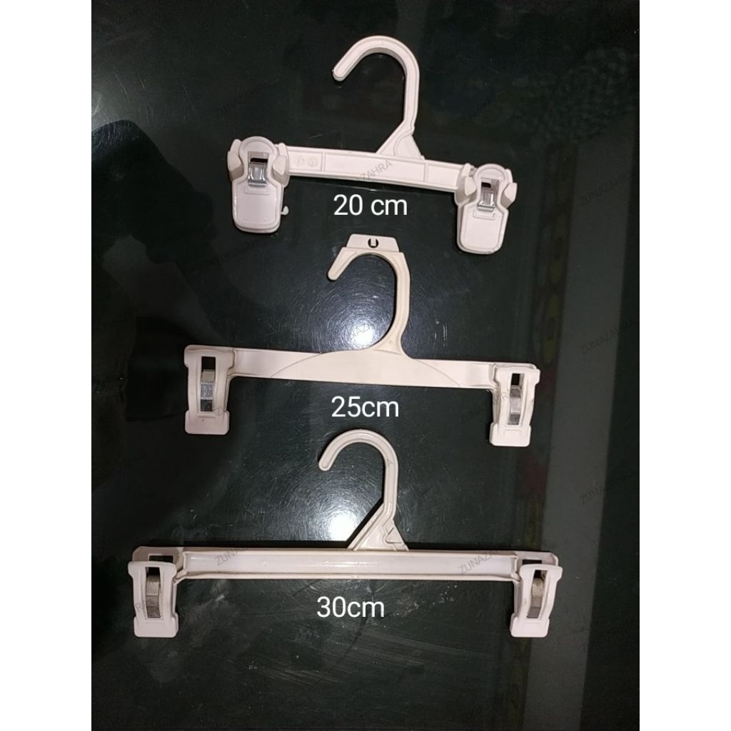 Hanger Jepit Plastik Bekas Anak-Dewasa - Kuat, Elastis, dan Serbaguna