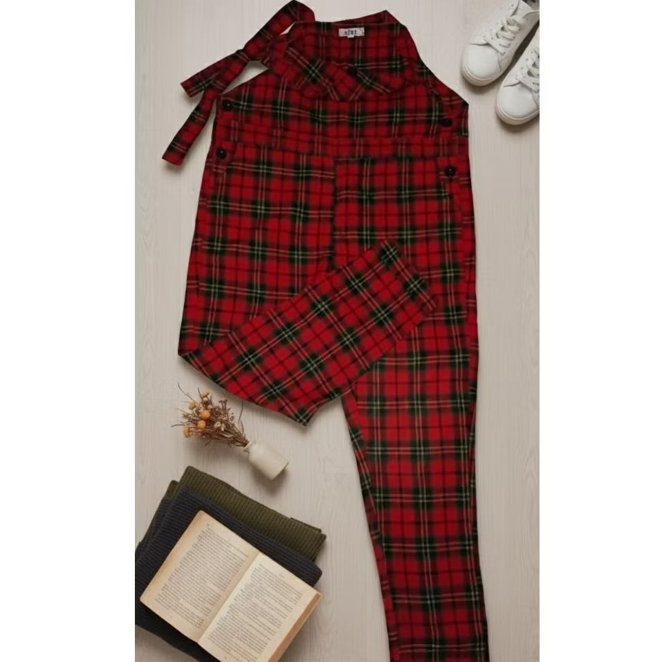 [PRELOVED] Jumpsuit Celana Kodok Wanita Kotak-Kotak/ Red Plaid Overall