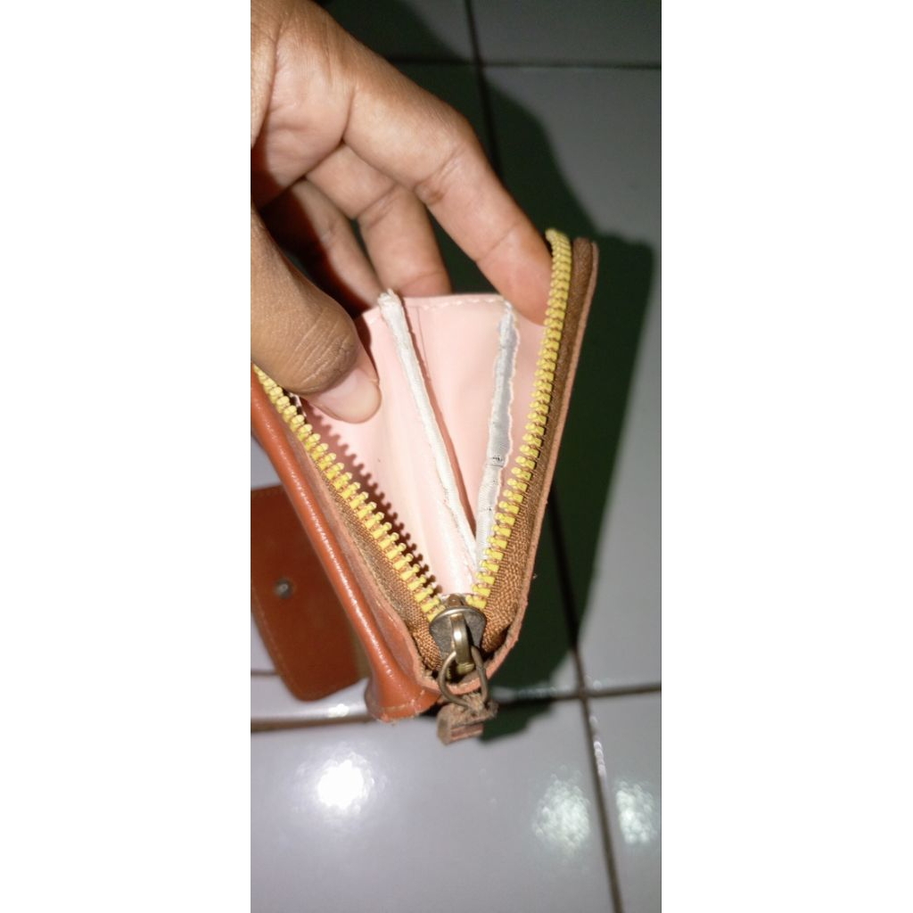 Preloved Tas Sling Hp Minusan