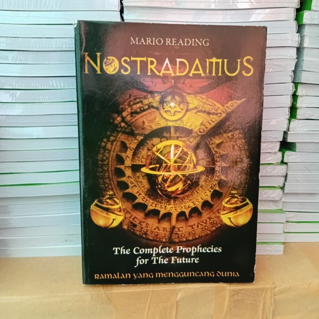 BUKU NOSTRADAMUS