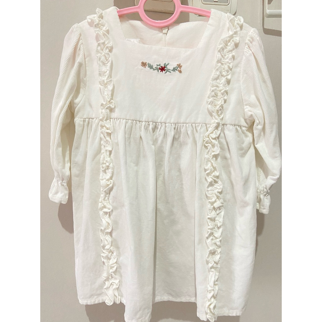 Dress broken white lebaran