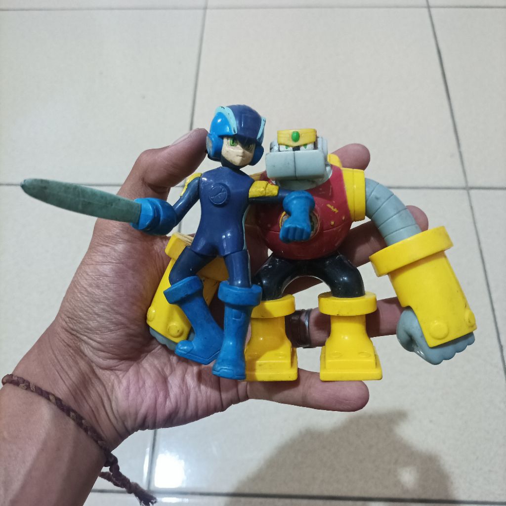 Paket Take All Original Rockman Megaman vs Gutsman Mainan Action Figure