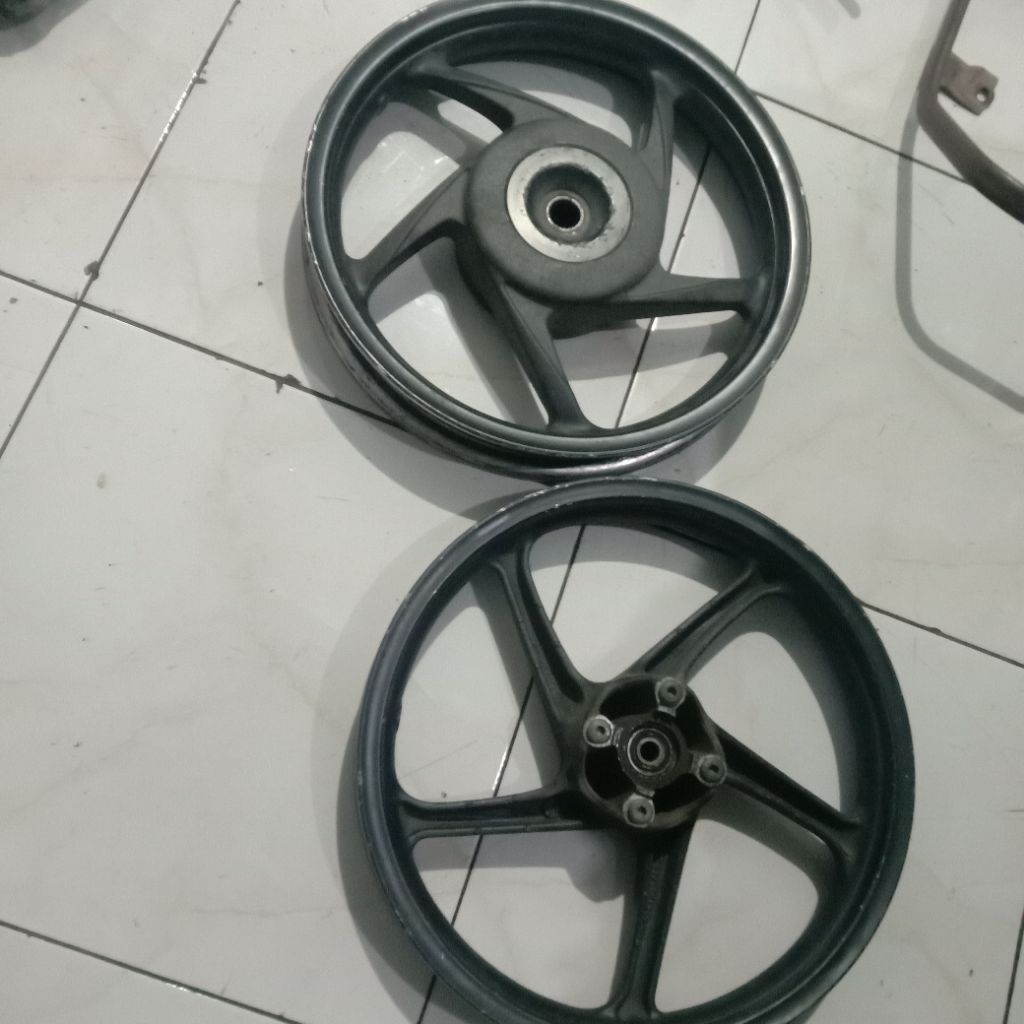 velg depan belakang vario 125 old