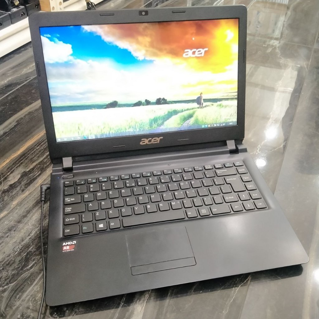 ACER Z3-451/8 AMD A8 7410 Radeon R5 RAM 4GB HDD 500GB
