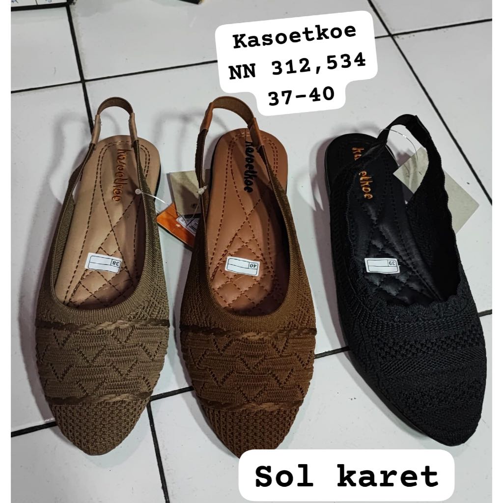 Sepatu Sandal Wanita Kasoetkoe Tertutup Depan Belakang Bahan Rajut Tanpa Hak SOL KARET Anti Slip Nya